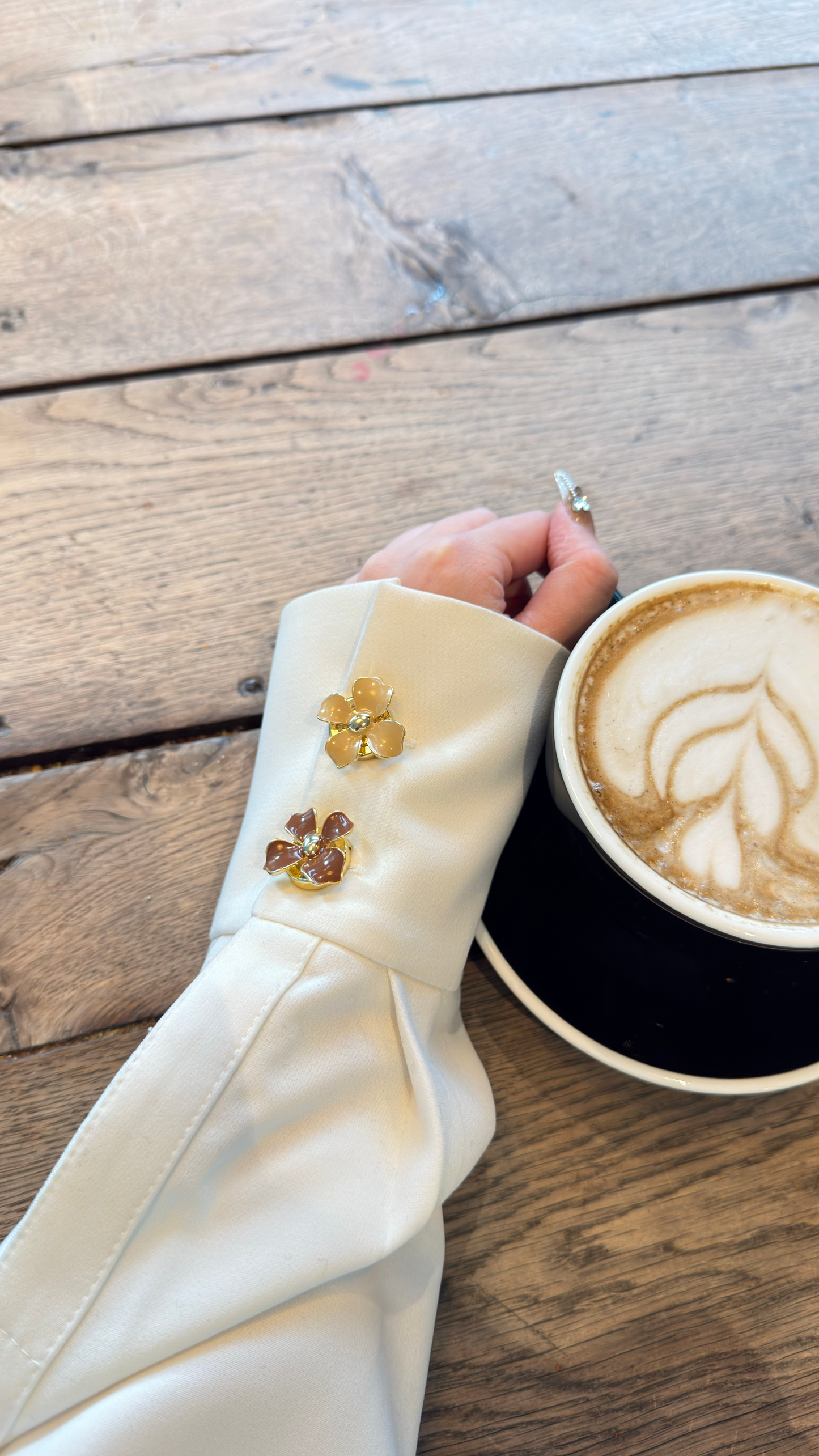 Retro Dahlia Button Cover Set – 14K Gold Enamel in Espresso & Oatmilk
